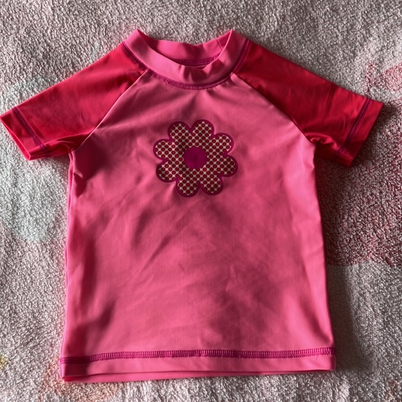 Two swim shirts - Picture 3 of 4